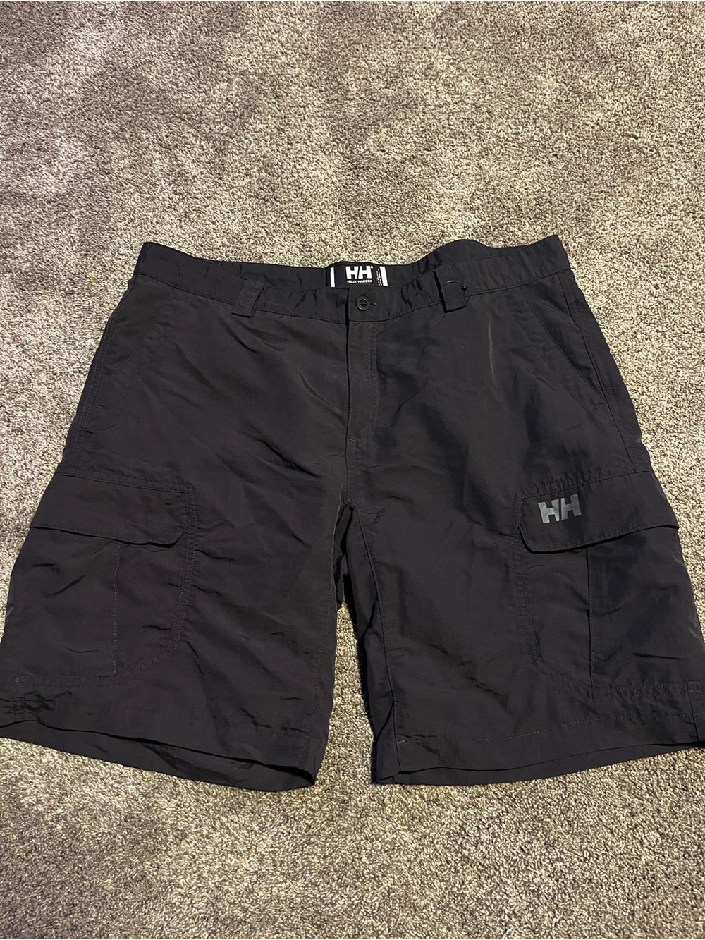 Helly Hansen dark gray men’s hiking shorts sz 36